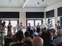 Querfltenensemble spielt ein Werk von Hndel